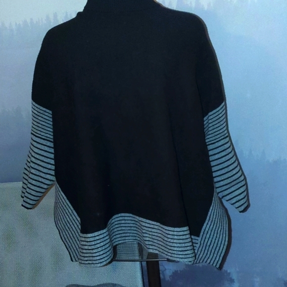 Cocobleu poncho/shrug sweater - Picture 1 of 4